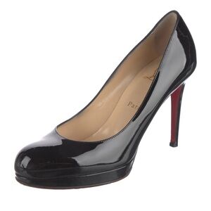 AUTHENTIC Christian Louboutin simple pump 90